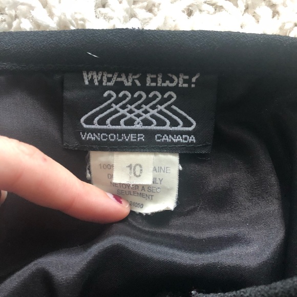 100% wool skirt made in Canada high quality luxury - Picture 2 of 5